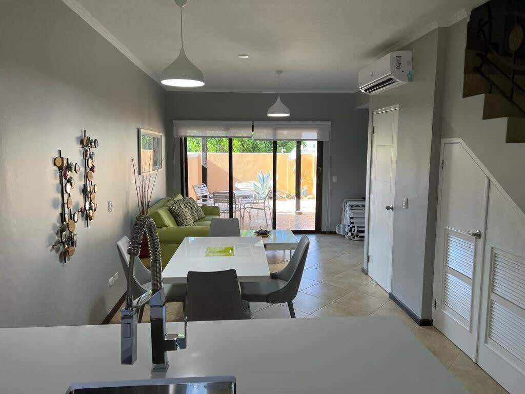 팜비치 Special House In Gold Coast With Private Jacuzzi 빌라 외부 사진